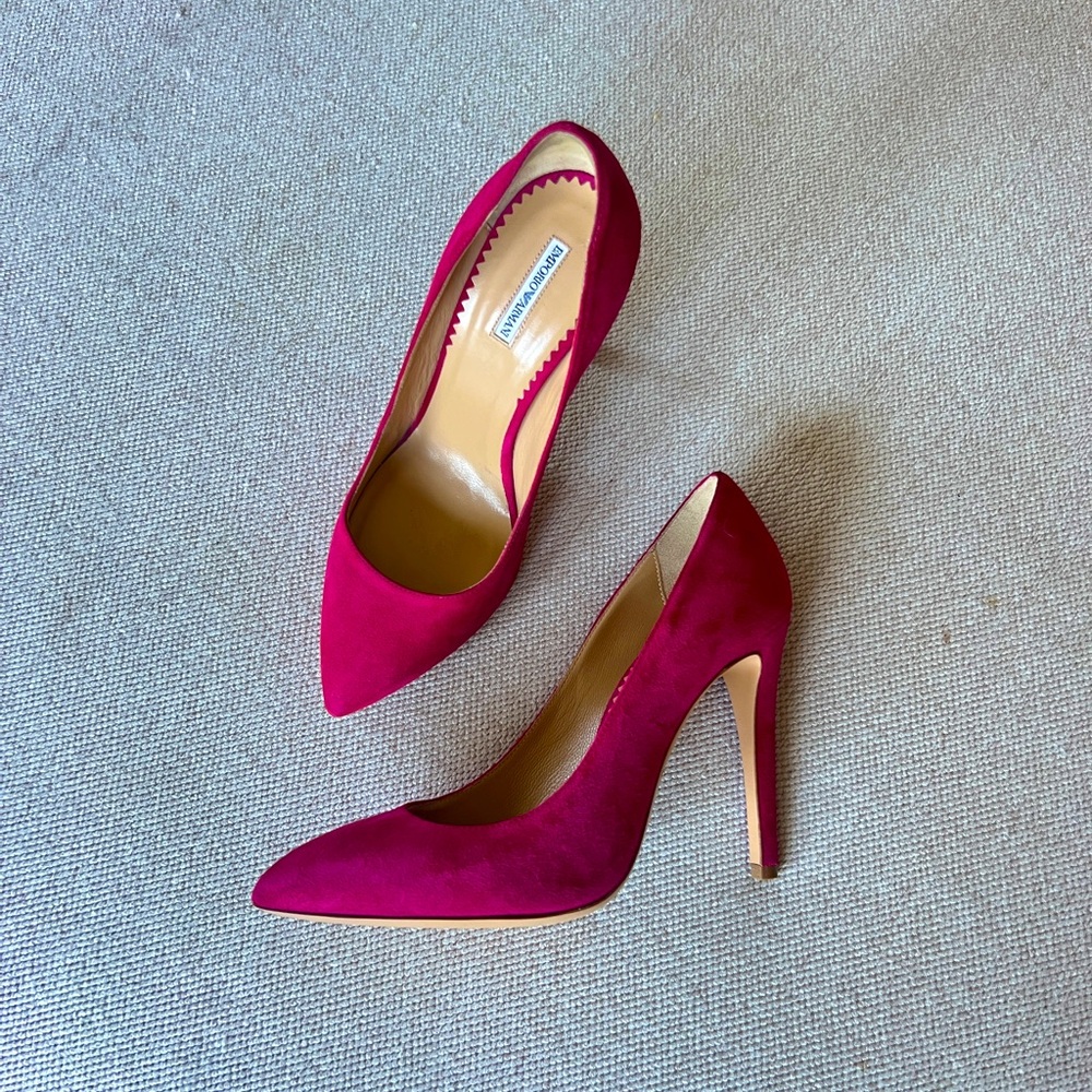 Armani Emporio, EU size 35 fuchsia suede stiletto pumps🩷